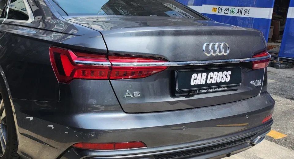 Audi A6のPPF施工事例|クローム除去とボンネット保護 施工写真 2-2