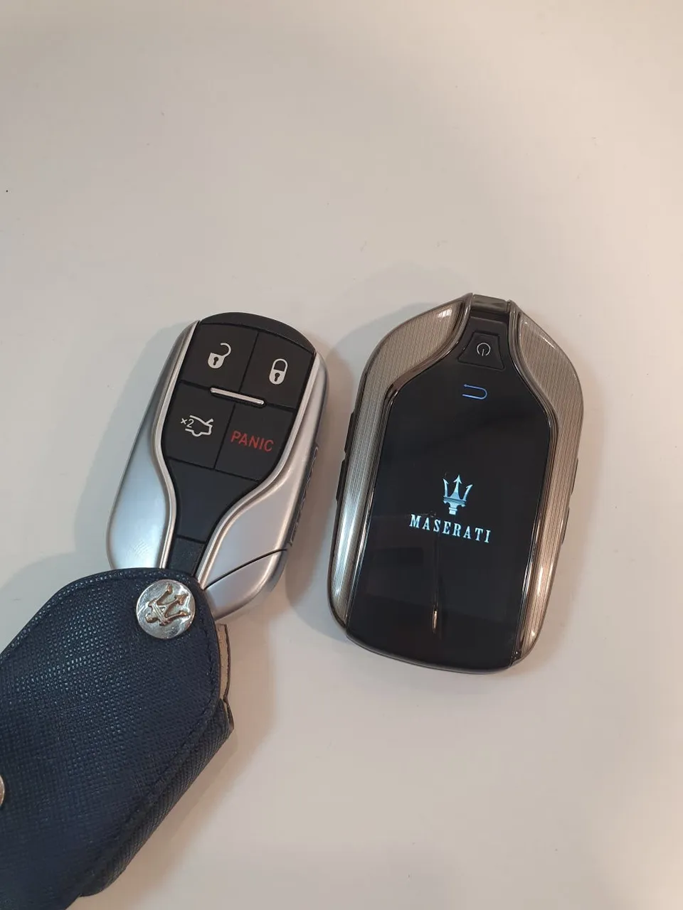 Maserati Quattroporte oem options - Maserati Quattroporte OEM Options Review: LCD Key Upgrade photo 5