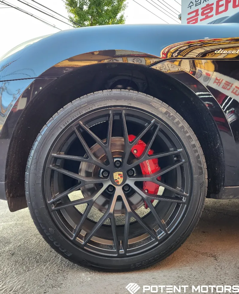Porsche Macanのホイールリペア・塗装事例 施工写真 4-2