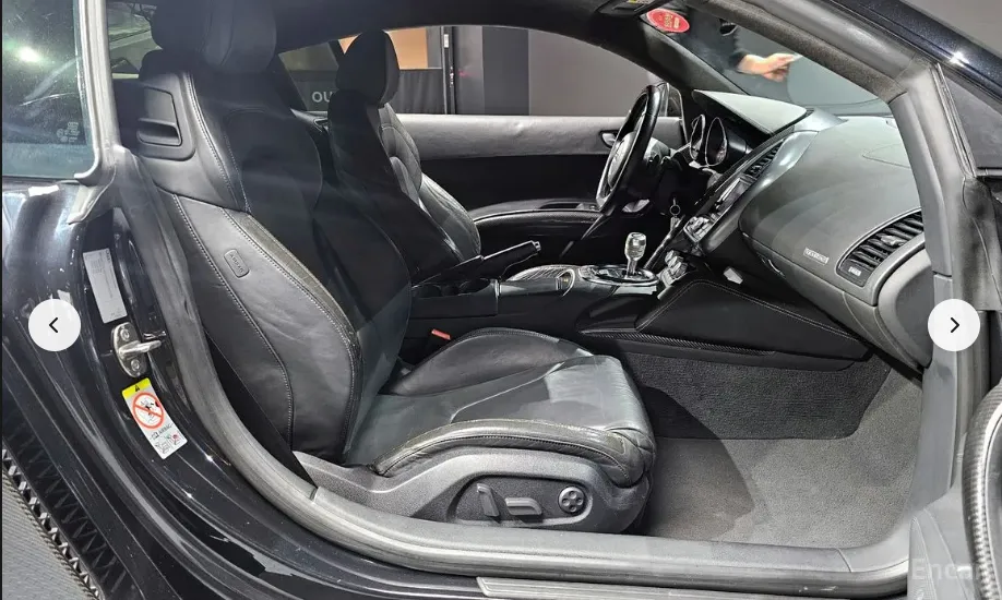 Audi R8 interior customization - Audi R8 Interior Customization Review: Alcantara Upgrade photo 4
