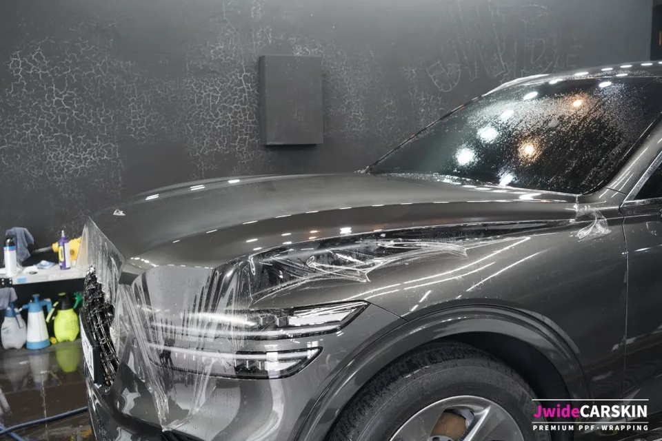 Genesis GV70 PPF施工事例|費用目安と仕上がり 施工写真 2-3