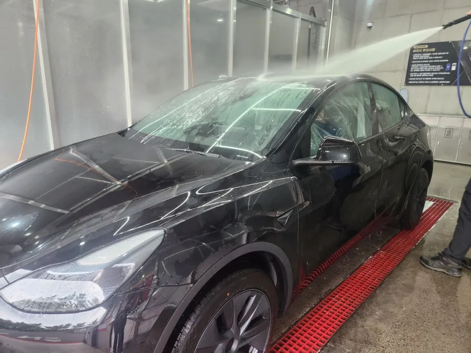 Tesla Model Y PPF施工事例|費用目安と仕上がり 施工写真 2-1