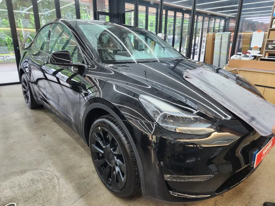 Tesla Model Y PPF施工事例|費用目安と仕上がり 施工写真 1-2