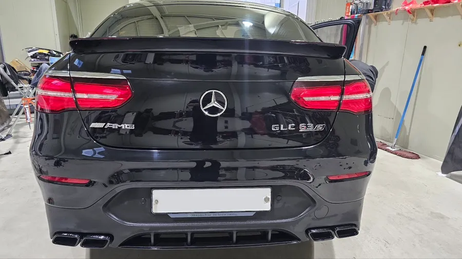 Mercedes-Benz GLCのカーラッピング事例|費用目安・注意点 施工写真 3-2