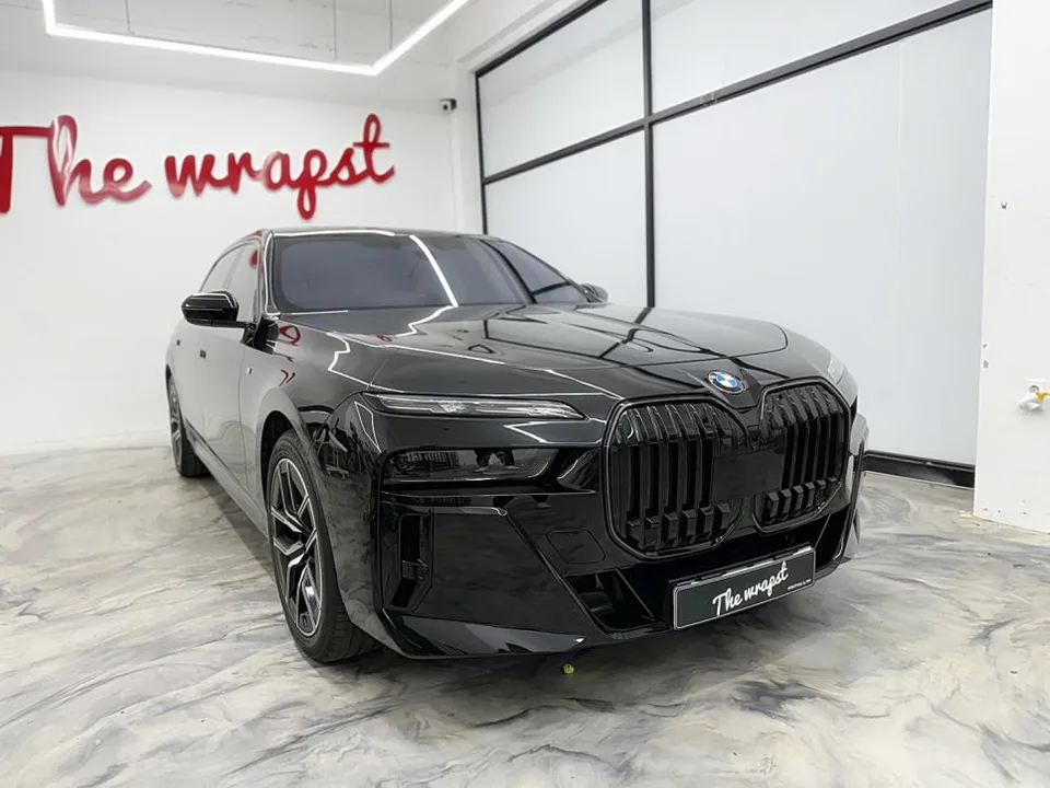 BMW 7 Series G70のカーラッピング事例 施工写真 4-1