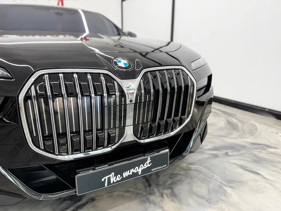 BMW 7 Series G70のカーラッピング事例 施工写真 1-2