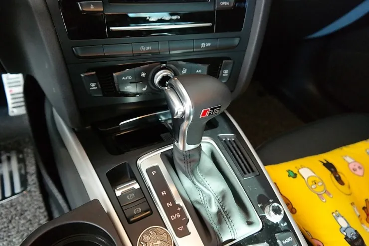 Audi A4 RS steering wheel - Audi A4 RS Steering Wheel Customization Review photo 3