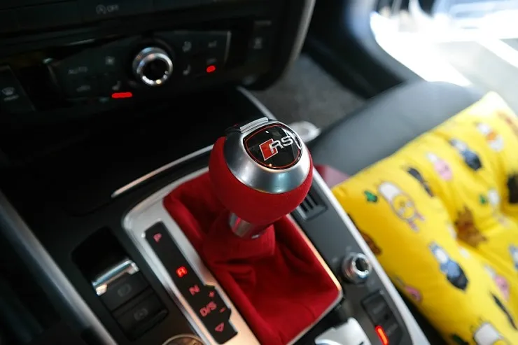 Audi A4 RS steering wheel - Audi A4 RS Steering Wheel Customization Review photo 4