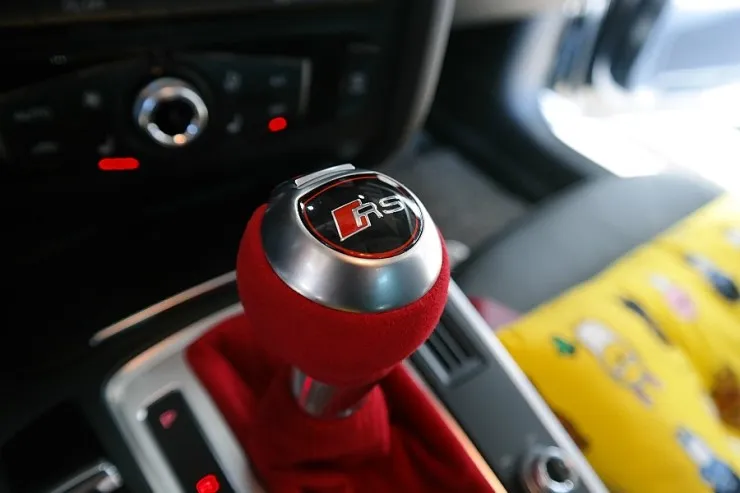 Audi A4 RS steering wheel - Audi A4 RS Steering Wheel Customization Review photo 6