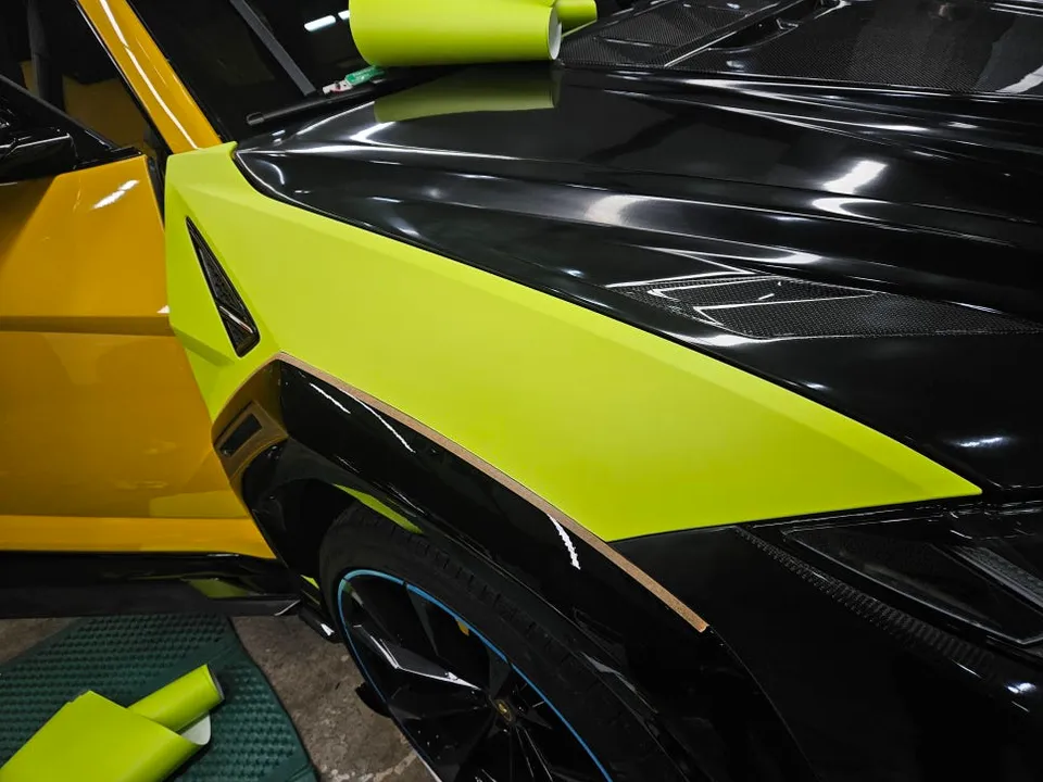 Lamborghini Urusのカーラッピング事例｜費用目安・仕上がり 施工写真 1-1