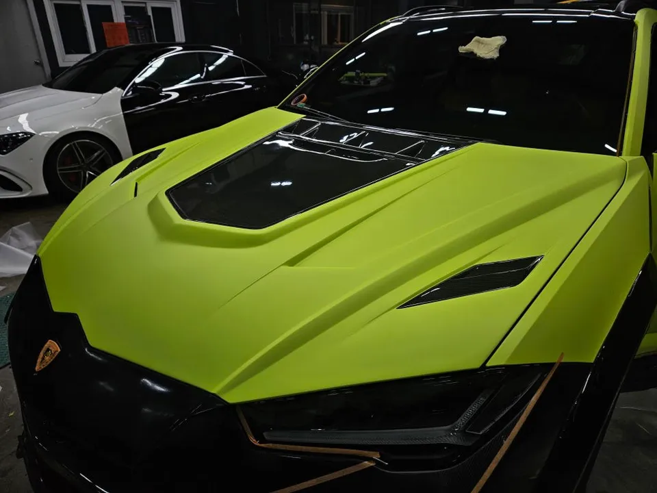 Lamborghini Urusのカーラッピング事例｜費用目安・仕上がり 施工写真 2-1