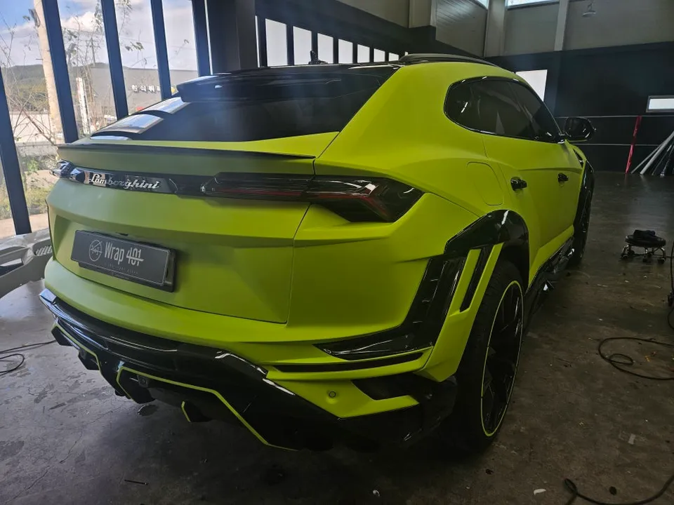 Lamborghini Urusのカーラッピング事例｜費用目安・仕上がり 写真