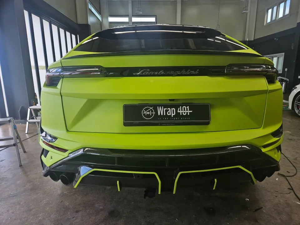 Lamborghini Urusのカーラッピング事例｜費用目安・仕上がり 施工写真 3-1