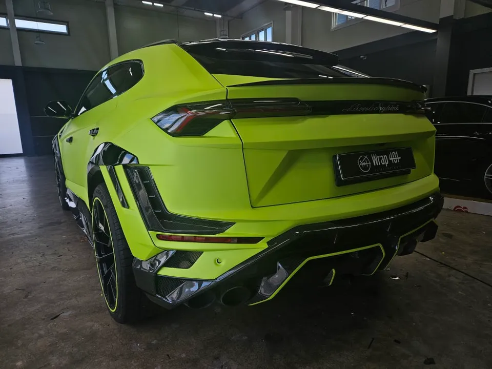 Lamborghini Urusのカーラッピング事例｜費用目安・仕上がり 施工写真 2-2