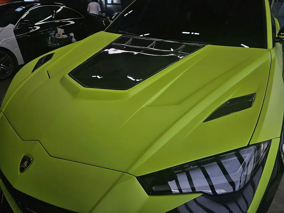 Lamborghini Urusのカーラッピング事例｜費用目安・仕上がり 施工写真 3-2