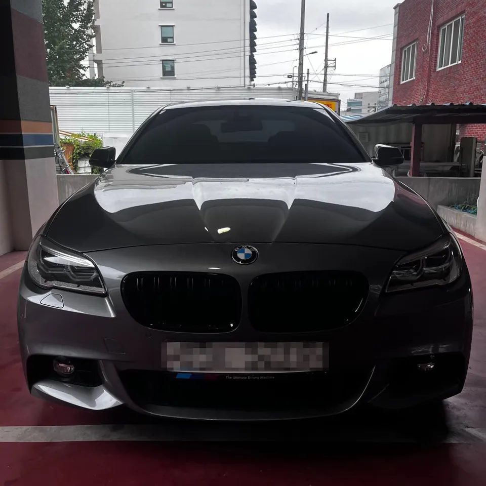 BMW 5 Series F10のAndroid Auto・CarPlay取付事例 写真