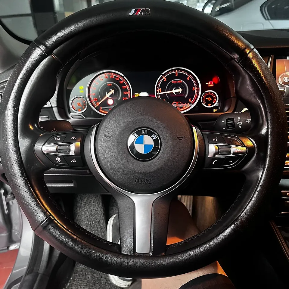 BMW 5 Series F10のAndroid Auto・CarPlay取付事例 施工写真 3