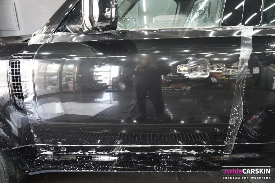 Land Rover DefenderのPPF施工事例｜費用目安と仕上がり 施工写真 3-1