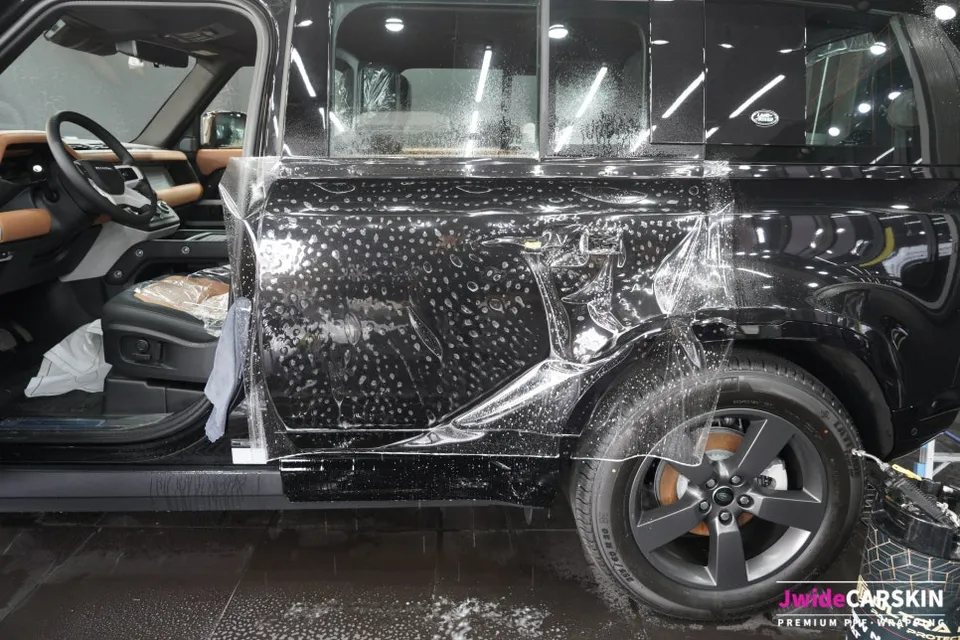 Land Rover DefenderのPPF施工事例｜費用目安と仕上がり 施工写真 2-2