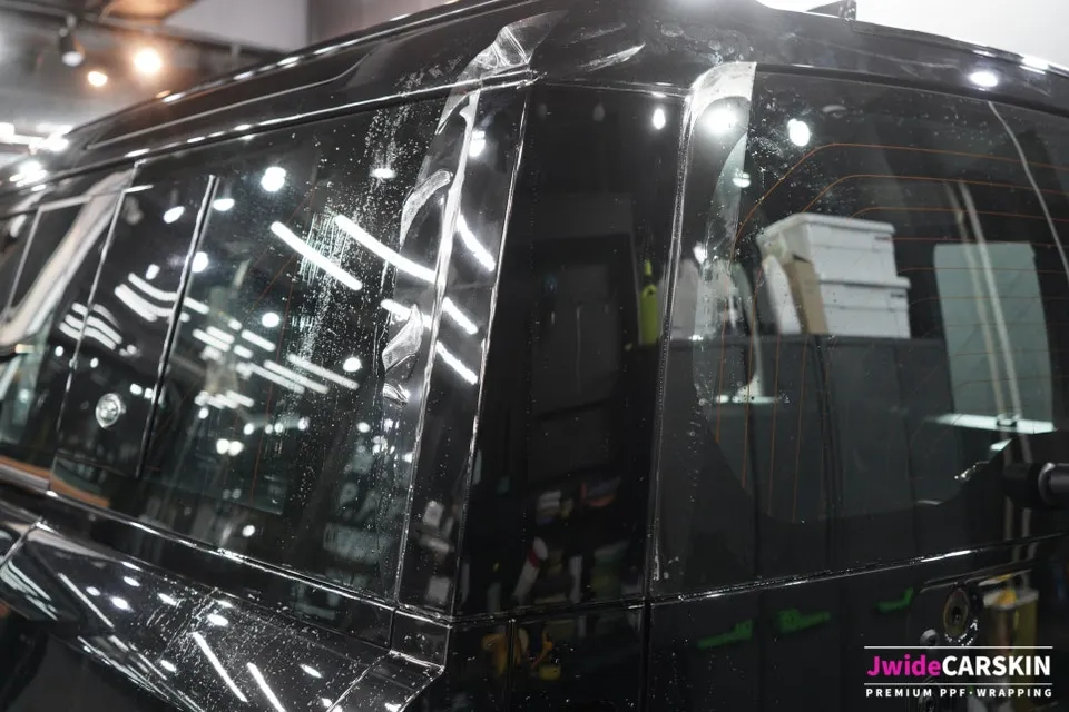 Land Rover DefenderのPPF施工事例｜費用目安と仕上がり 施工写真 1-3