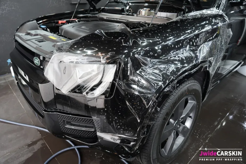 Land Rover DefenderのPPF施工事例｜費用目安と仕上がり 施工写真 2-3