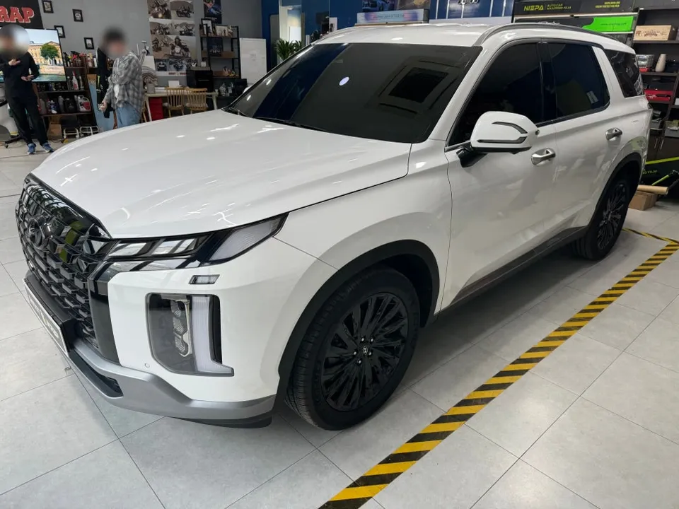 Hyundai Palisadeのカーラッピング事例|費用目安・仕上がり 施工写真 2-1
