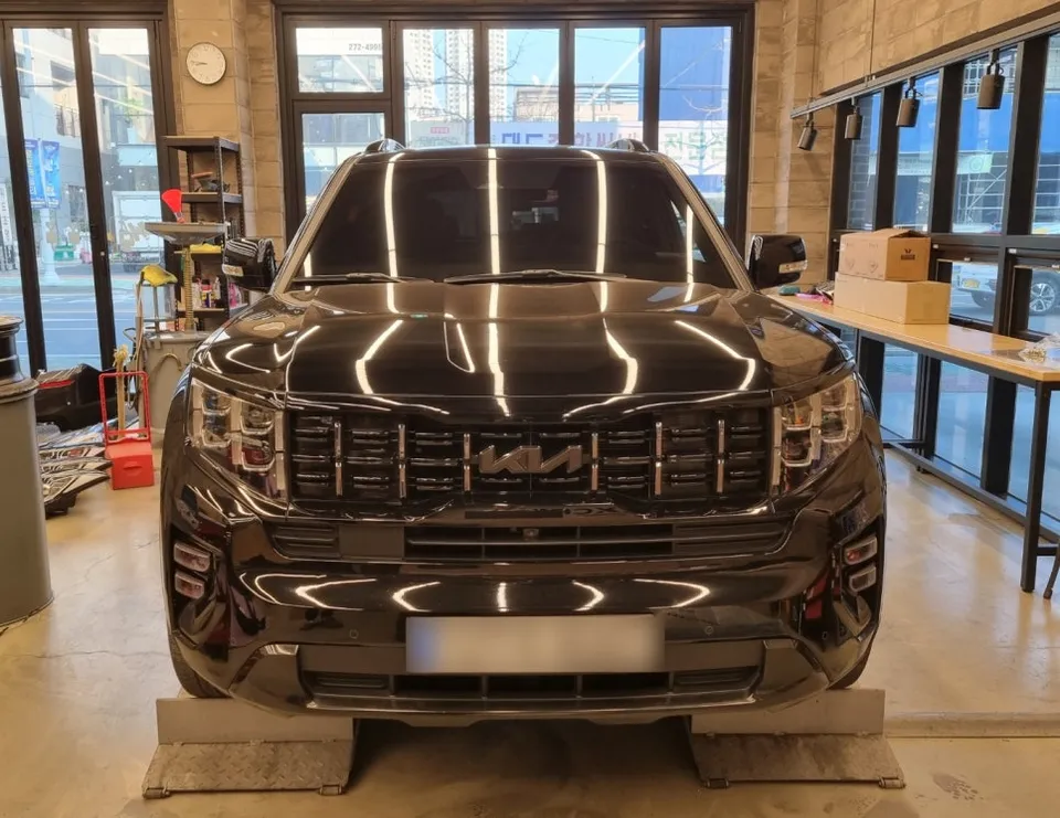 Kia Mohave The Master body kit installation result