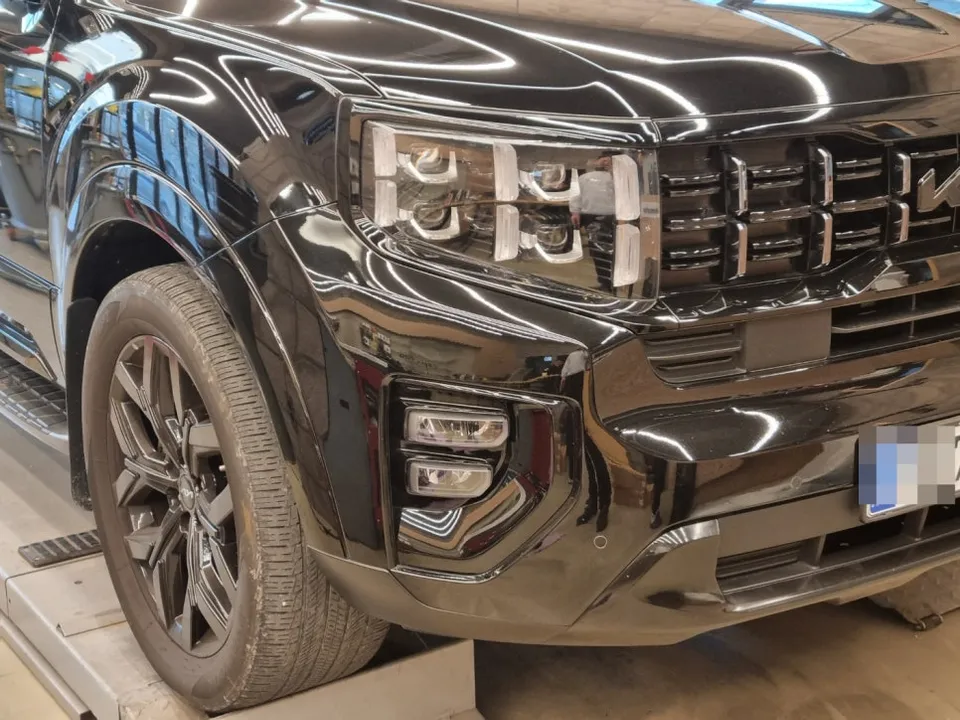 Kia Mohave The Master body kit - Kia Mohave The Master Body Kit Installation Review photo 2