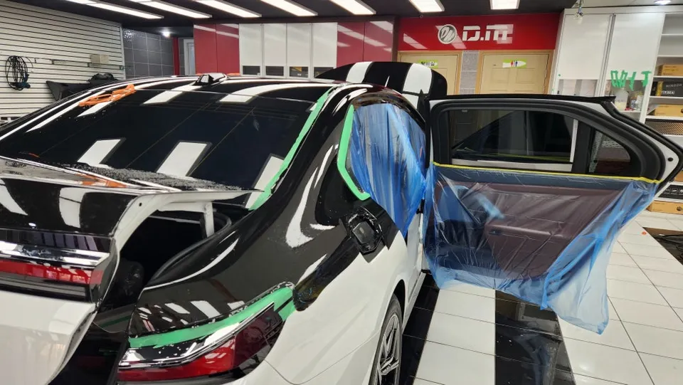 BMW 7 Series PPF施工事例:費用目安と仕上がり 施工写真 3-1