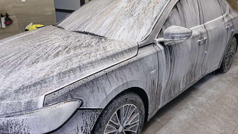 Hyundai Azeraのガラスコーティング事例|費用目安・仕上がり 施工写真 3-2