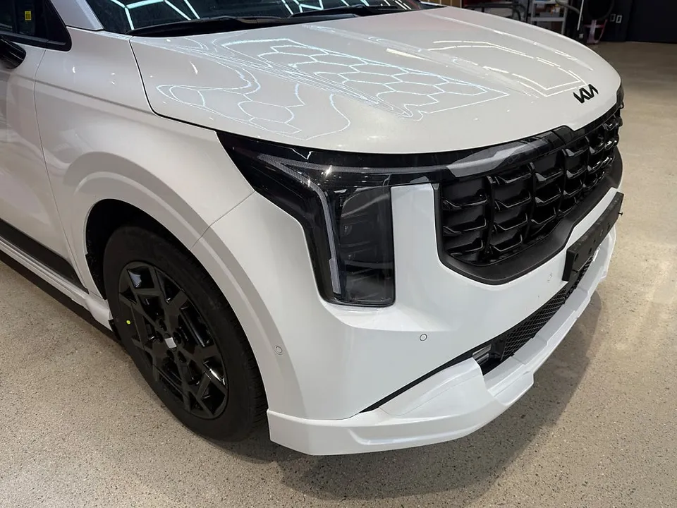 Kia Carnivalのカーフィルム施工事例｜断熱・スモーク効果 施工写真 2-2