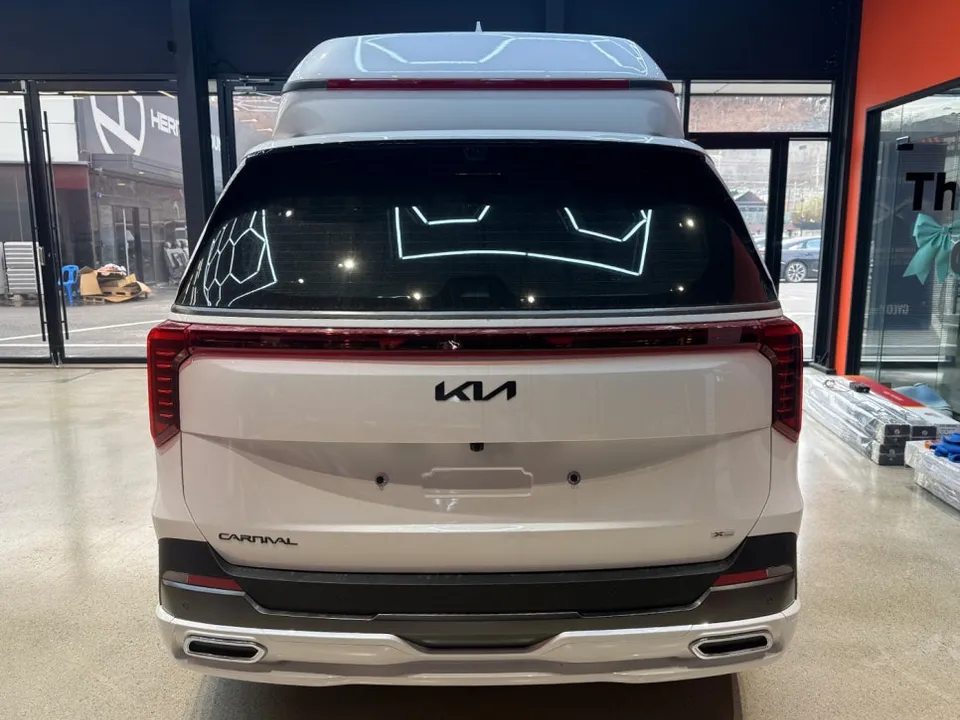 Kia Carnivalのカーフィルム施工事例｜断熱・スモーク効果 施工写真 3-2