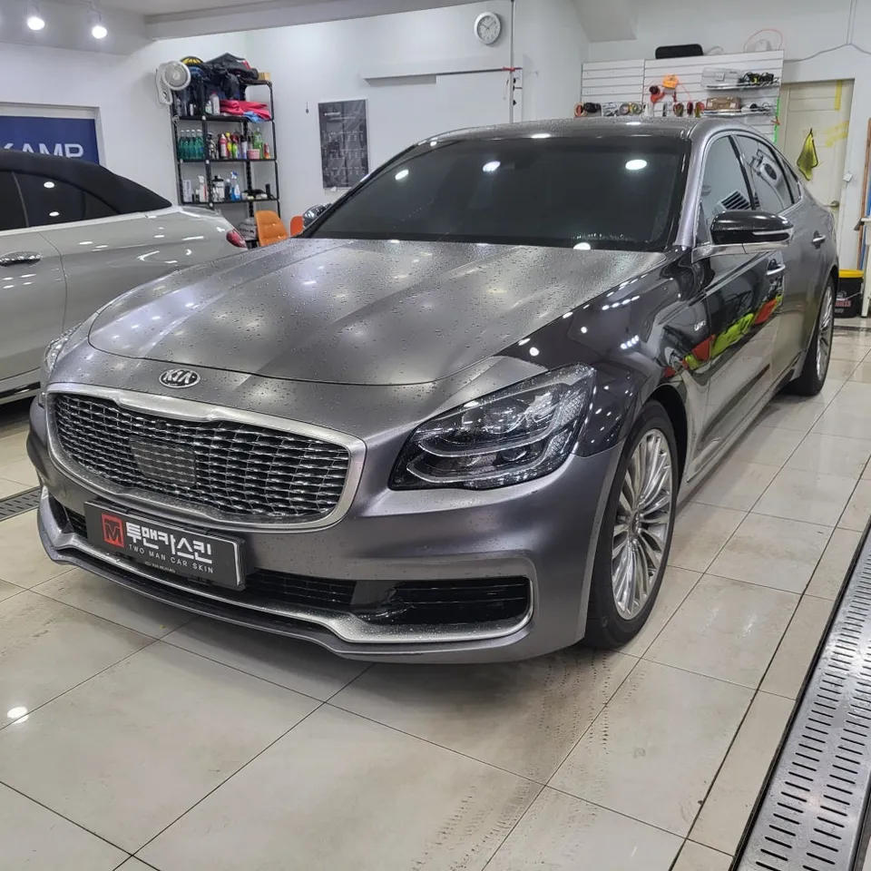 Kia K900のカーラッピング事例|費用目安・仕上がり 施工写真 3-1