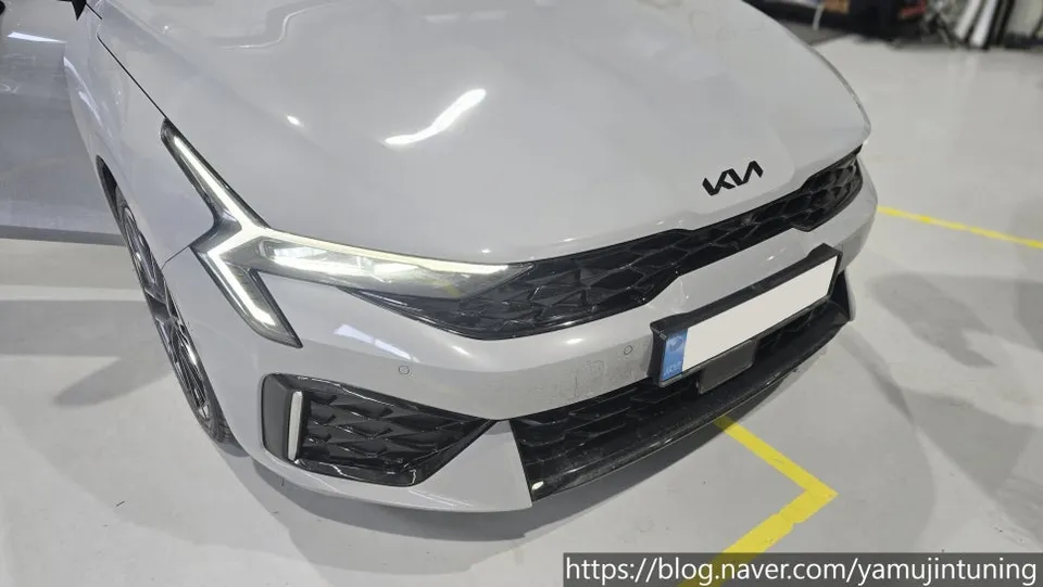 Kia K5 DL3 ambient lighting installation result