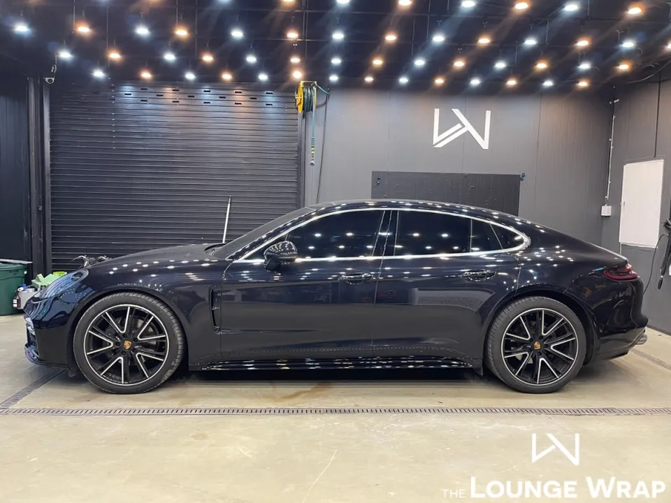 Porsche Panameraのカーラッピング事例 施工写真 2