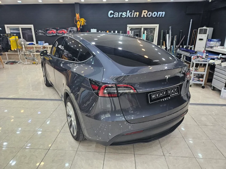 Tesla Model Yのガラスコーティング事例|費用目安・仕上がり 施工写真 2-1
