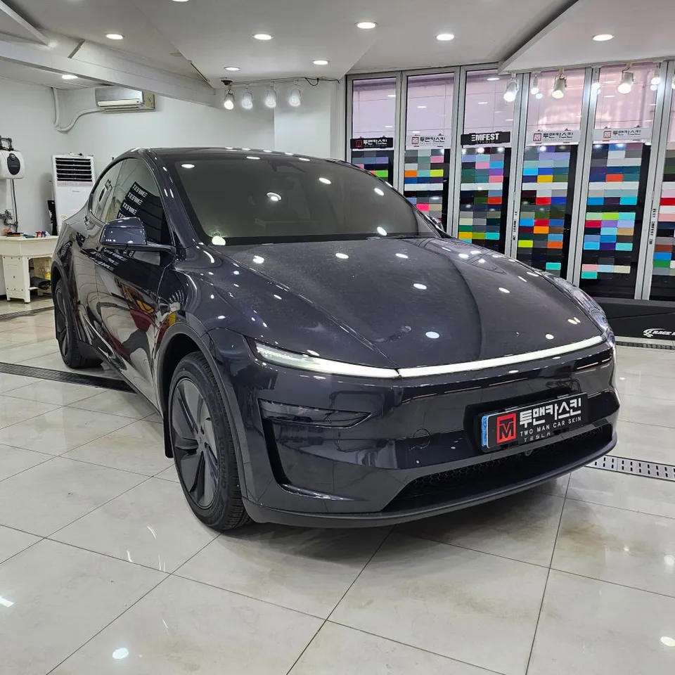 Tesla Model Yのカーラッピング事例|デジャートイエロー 施工写真 3-1