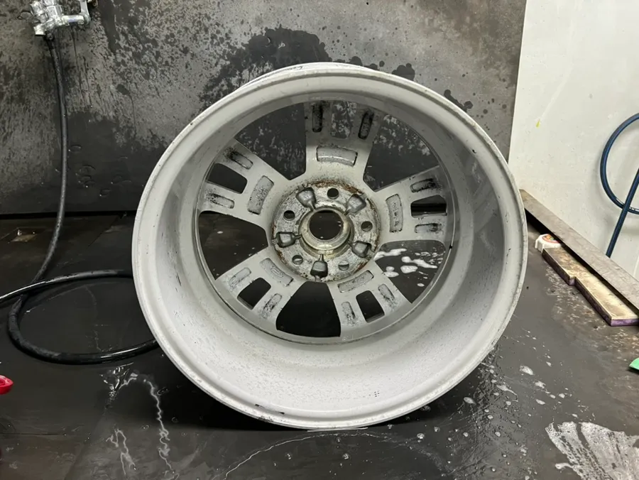 Chevrolet Orlando Wheel Repair & Painting Review photo 11