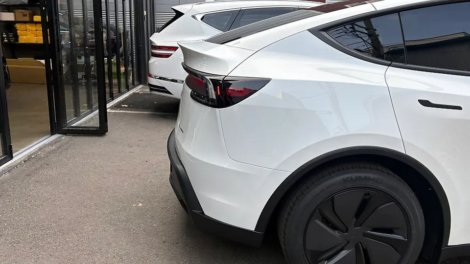 Tesla Model Y PPF施工事例｜費用目安・仕上がり 施工写真 2-1