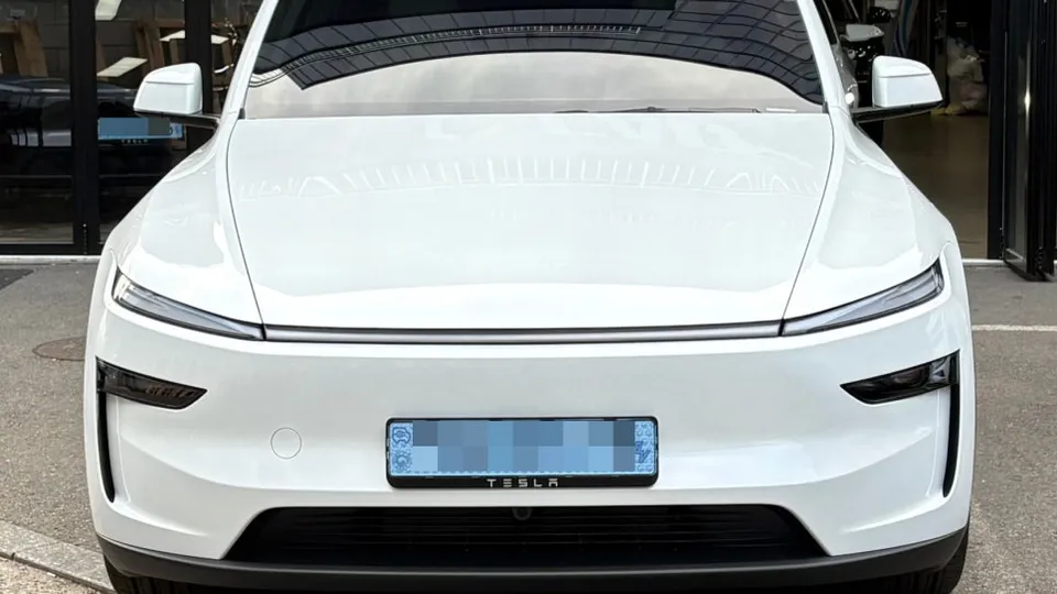 Tesla Model Y PPF施工事例｜費用目安・仕上がり 施工写真 2-2