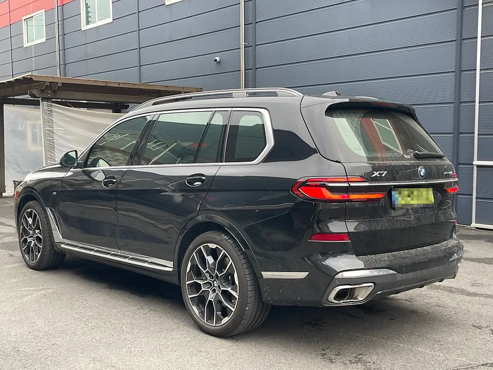 BMW X7 G07 wheel repair - BMW X7 Wheel Repair Review: Diamond Cut Restoration photo 3