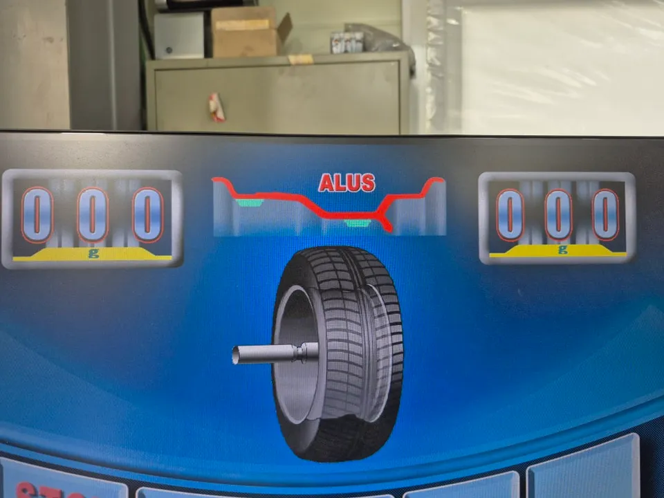 Tesla Model Y Juniper - Tesla Model Y Wheel Restoration & Pirelli Tire Upgrade Review photo 5