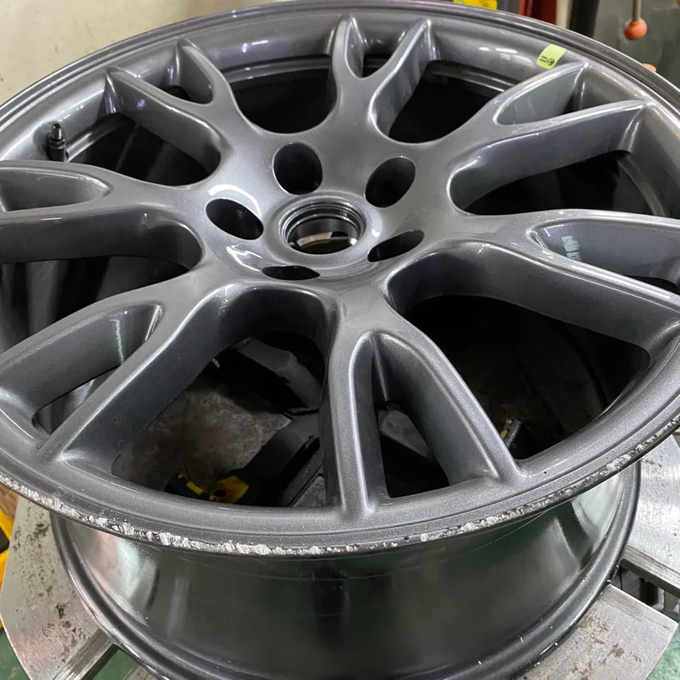 Tesla Model Sのホイールリペア・塗装事例 施工写真 6
