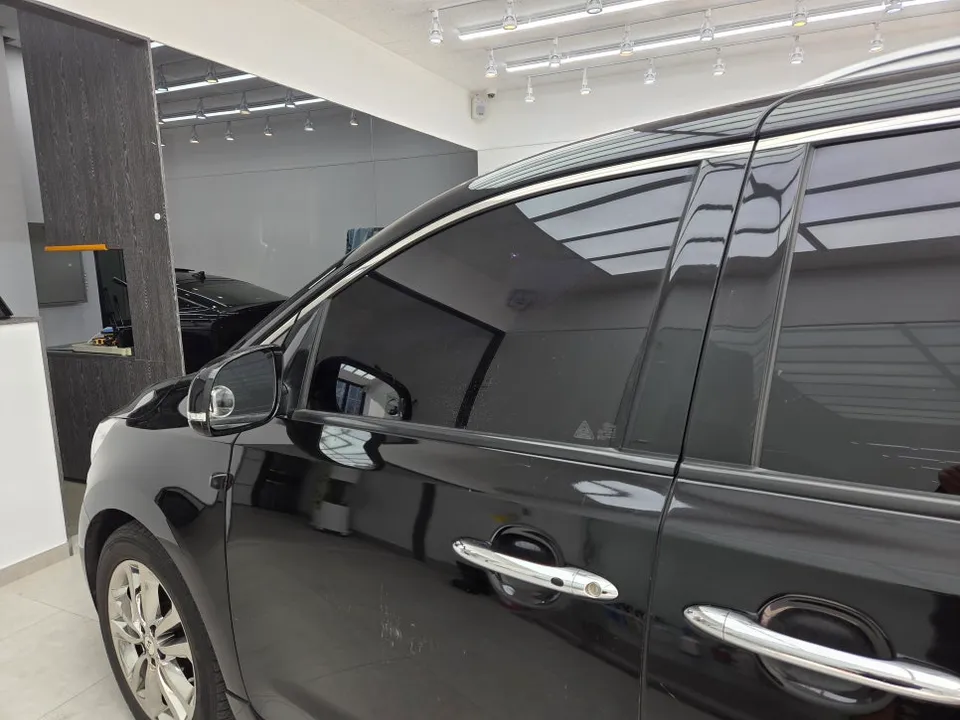 Kia Carnival window tinting - Kia Carnival Window Tinting Review: Safety Belt Damage Repair photo 3