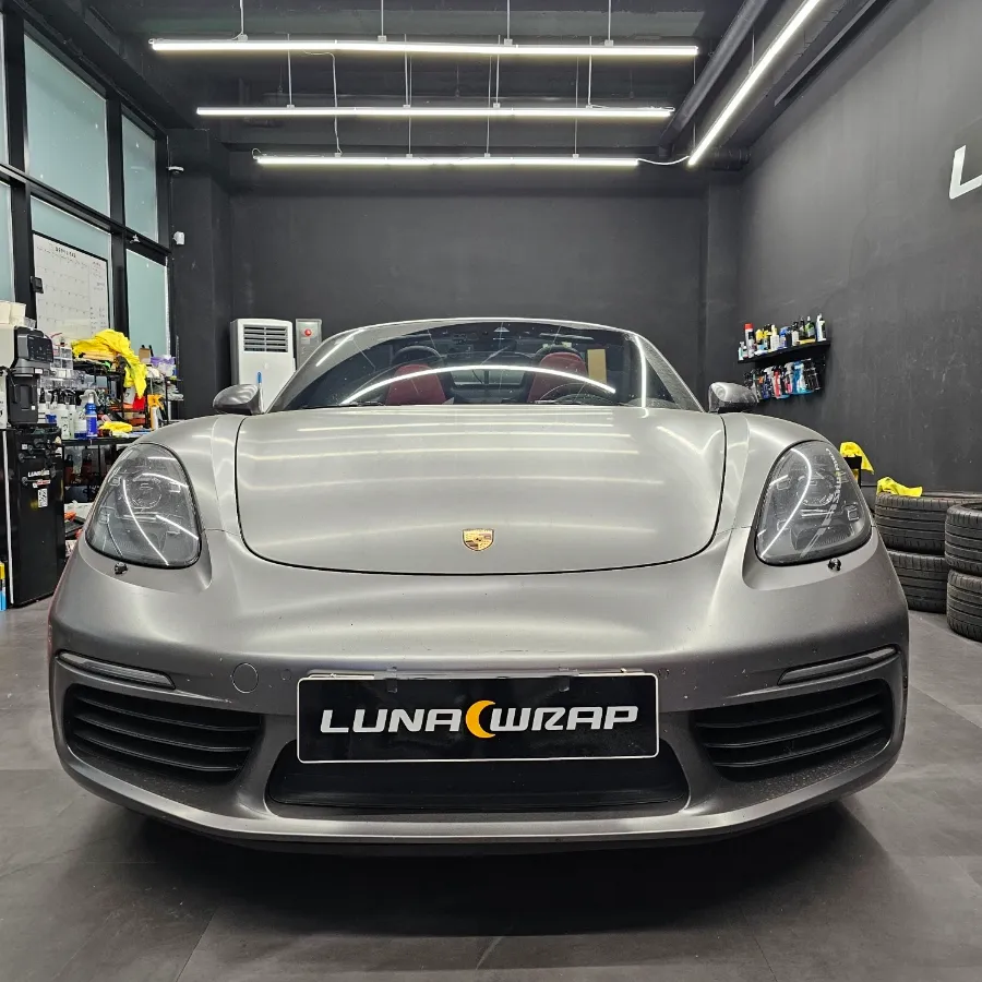 Porsche 718 Boxsterのカーラッピング事例｜費用目安・仕上がり 写真