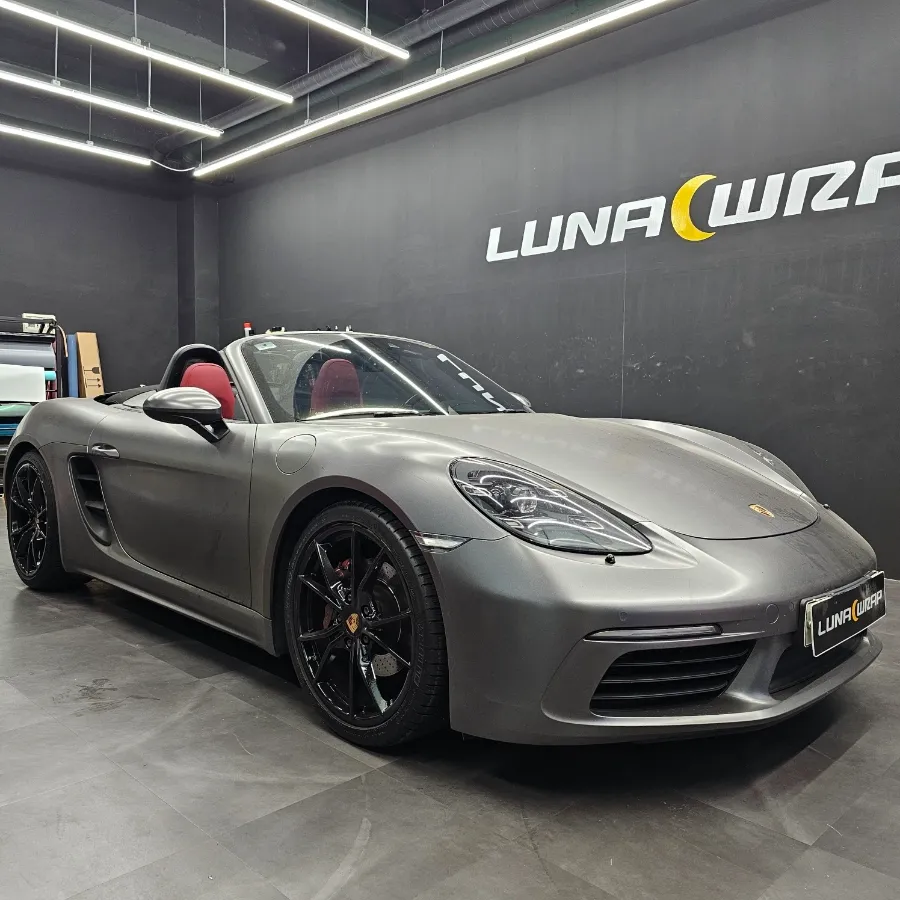 Porsche 718 Boxsterのカーラッピング事例|費用目安・仕上がり 施工写真 1-1