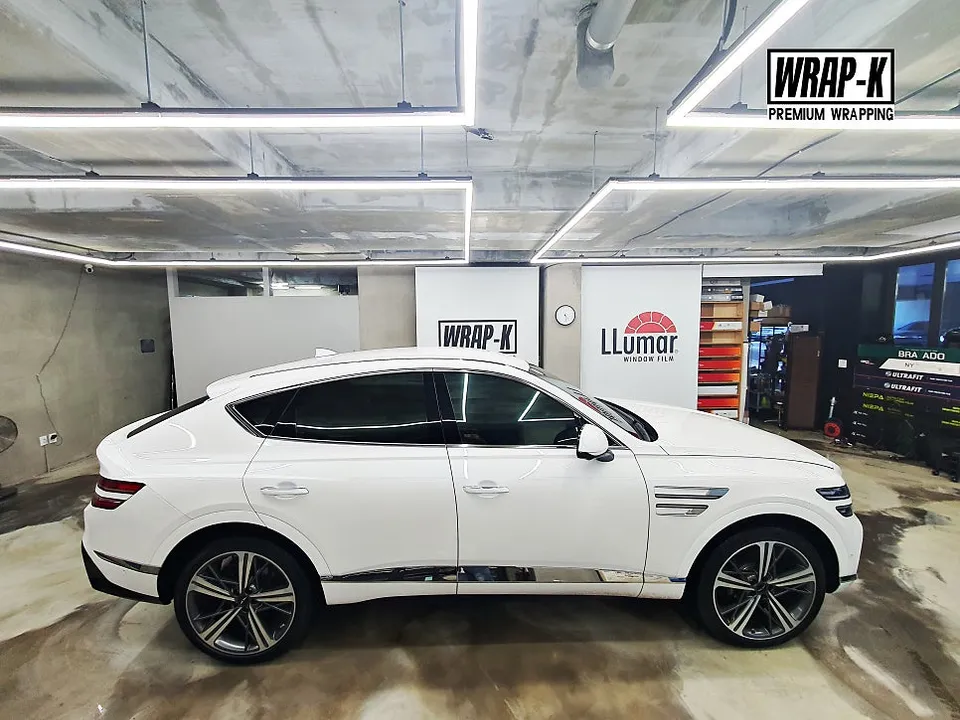 Genesis GV80 Coupe vinyl wrap - Genesis GV80 Coupe Vinyl Wrap Review: High-Gloss Finish photo 5