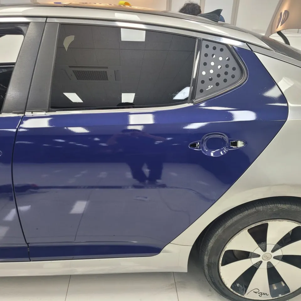Kia K5 1st Genのカーラッピング事例 施工写真 1-2