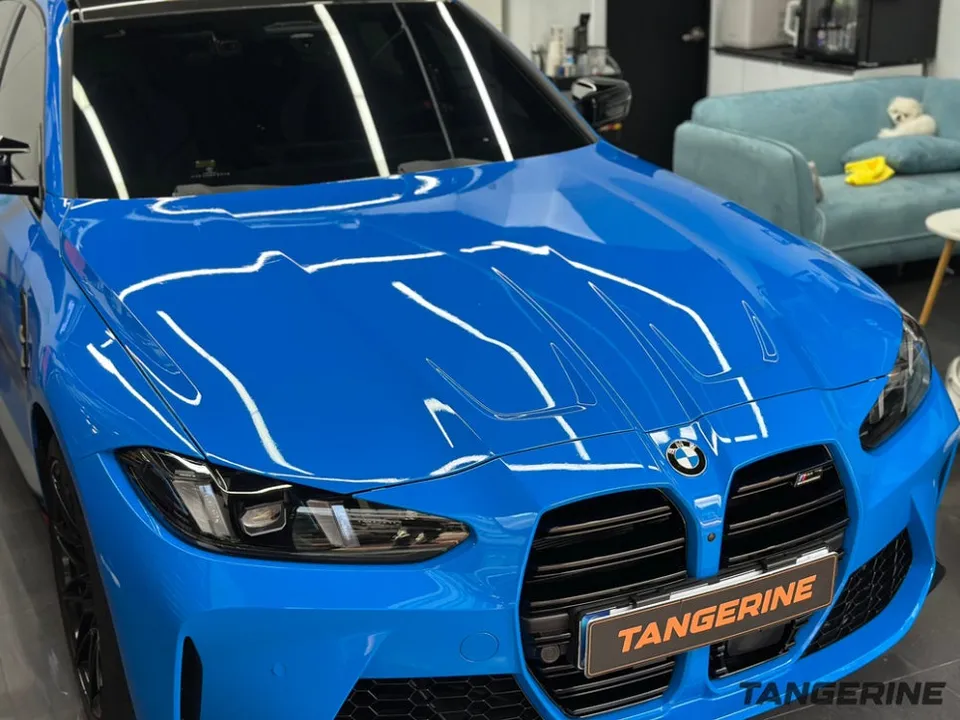 BMW M3のカーラッピング事例|シャークブルーの魅力 施工写真 1-2