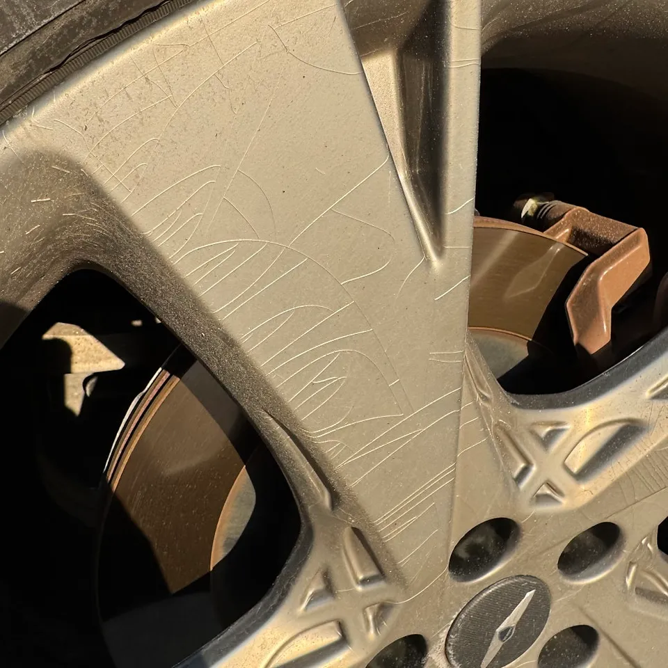 Genesis GV80 wheel repair - Genesis GV80 Wheel Repair Review — Cheap Powder Coating Risks photo 3